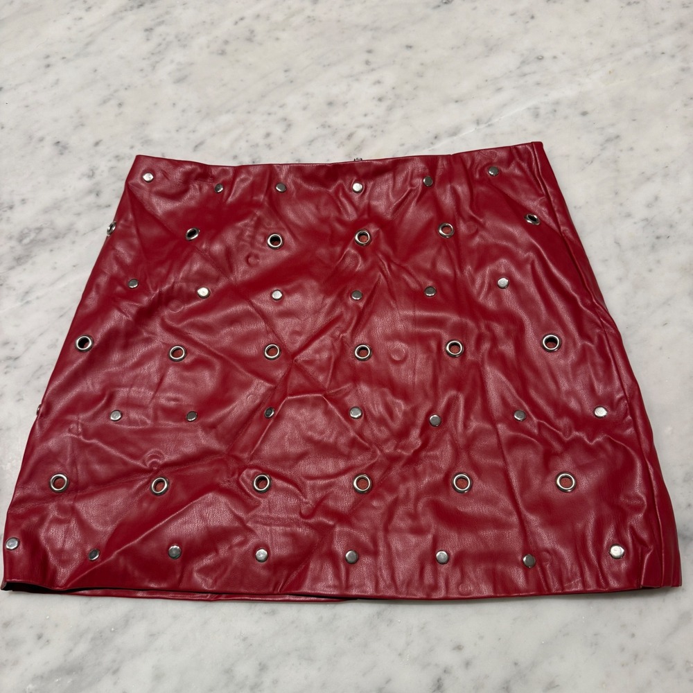 DO+BE Red Faux Leather Grommet Studded Mini Skirt Womens Medium Exposed Zipper